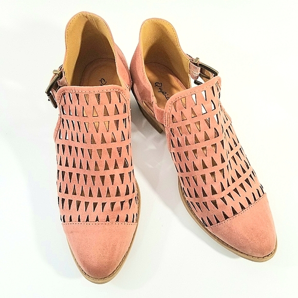 NWOT Qupid Womans Rose Colored Booties Sz.8 - Picture 2 of 6